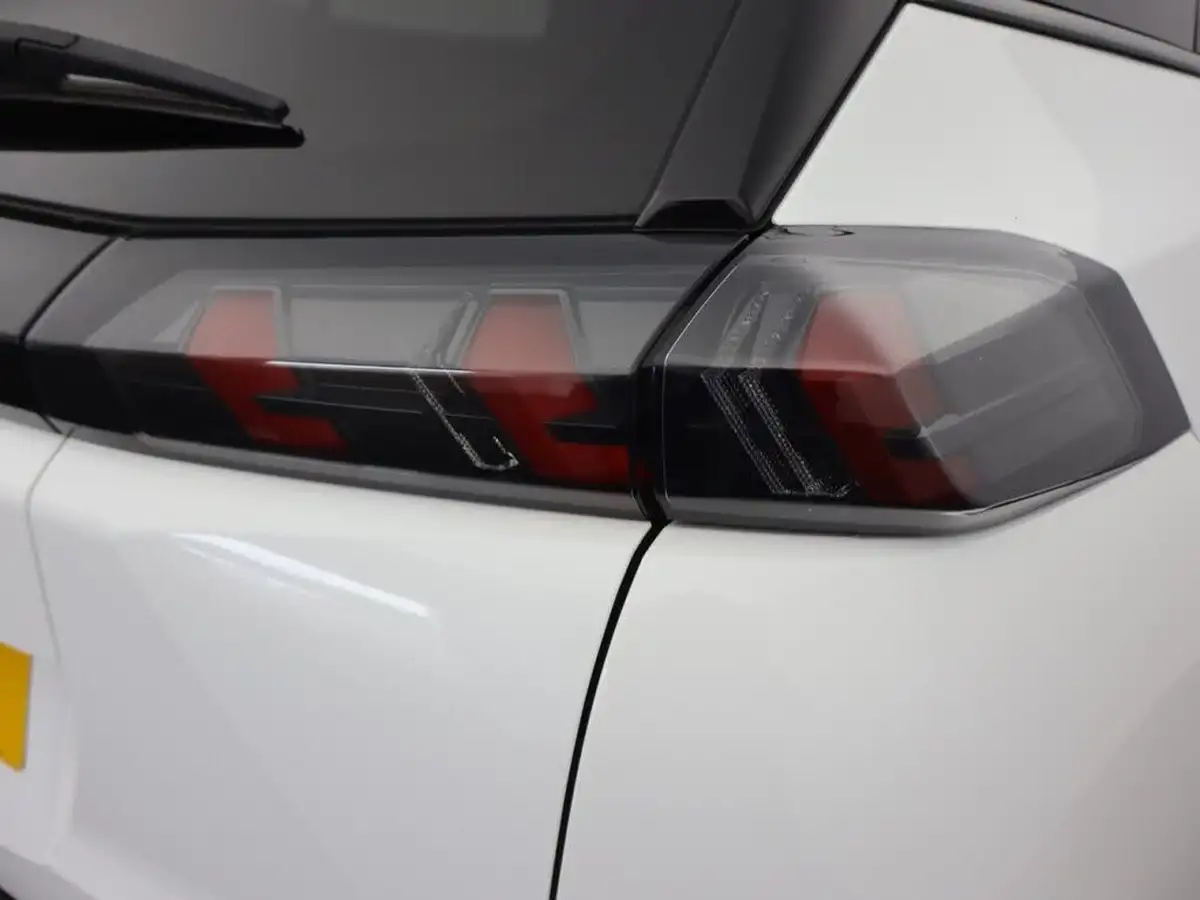 2022-peugeot-2008-suv-12-puretech-allure-premium-100bhp-big-41
