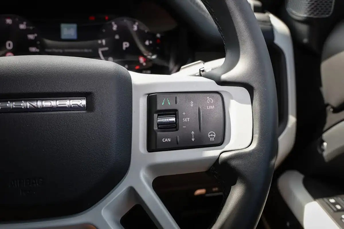 2024-land-rover-110-defender-30-d300-x-dynamic-hse-big-33