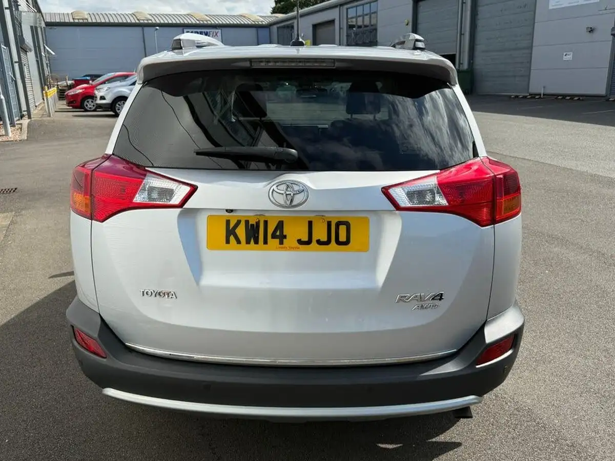 2014-toyota-rav4-22td-invincible-22d-4d-nav-big-32