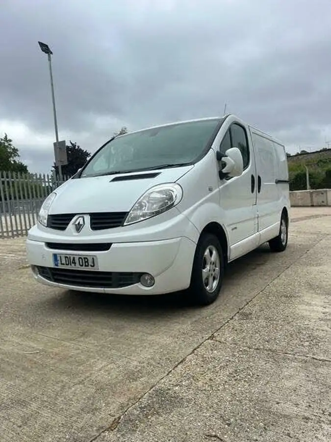 2014-renault-trafic-20dci-sl27dci-115-sport-big-17