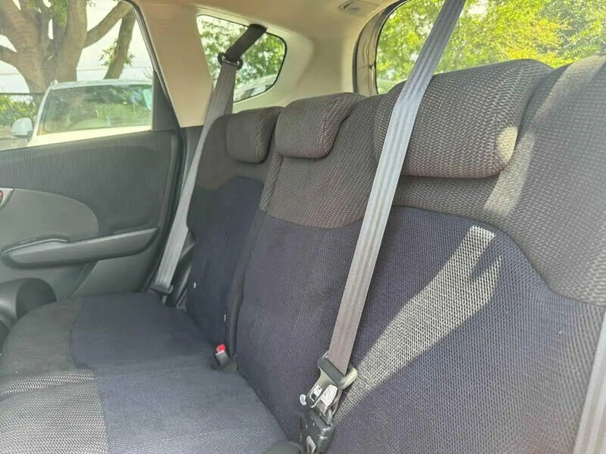 2012-honda-jazz-14-ex-cvt-big-24