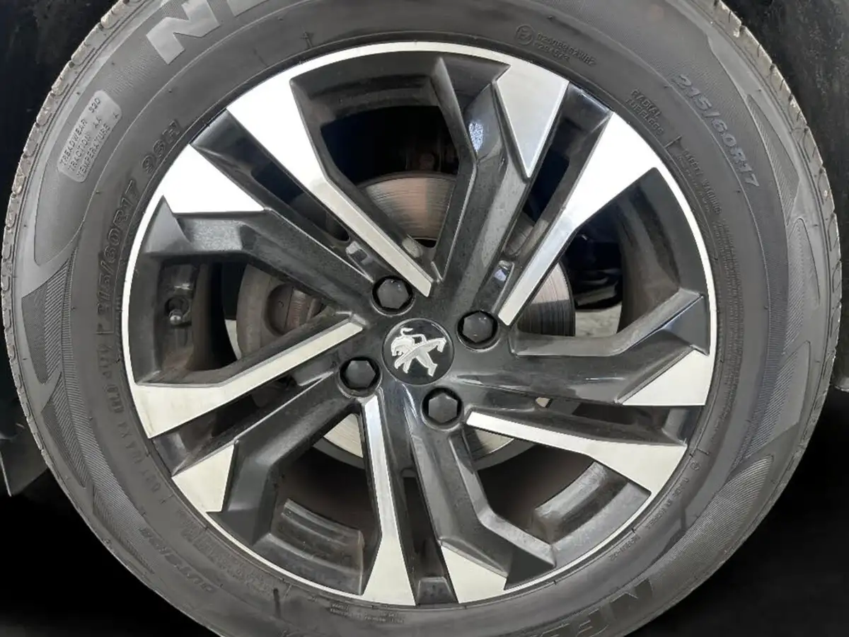 2022-peugeot-2008-suv-12-puretech-gt-big-22