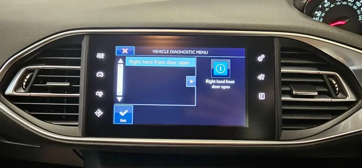 2016-peugeot-308-12-puretech-active-110bhp-big-26