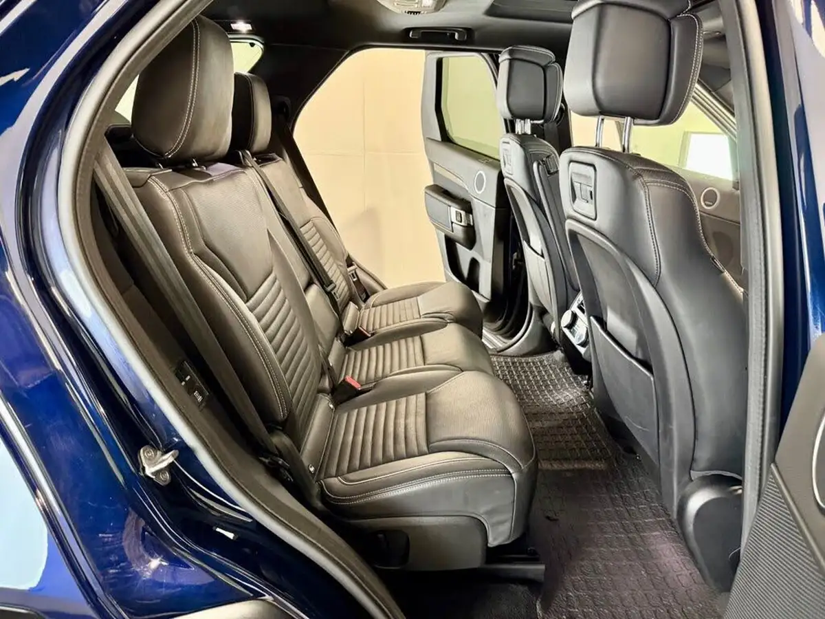 2022-land-rover-discovery-30-d300-metropolitan-edition-big-32