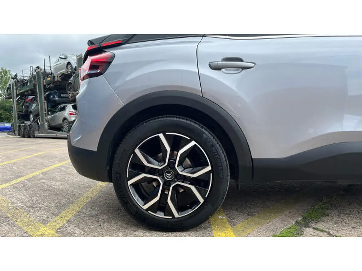 2022-citroen-c4-e-shine-big-6
