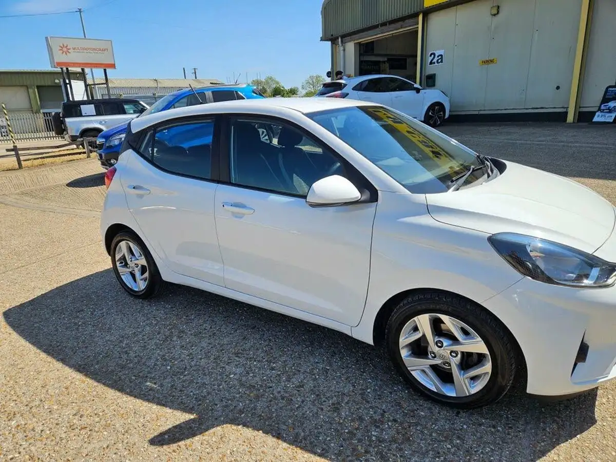 2020-hyundai-i10-10-se-connect-big-19