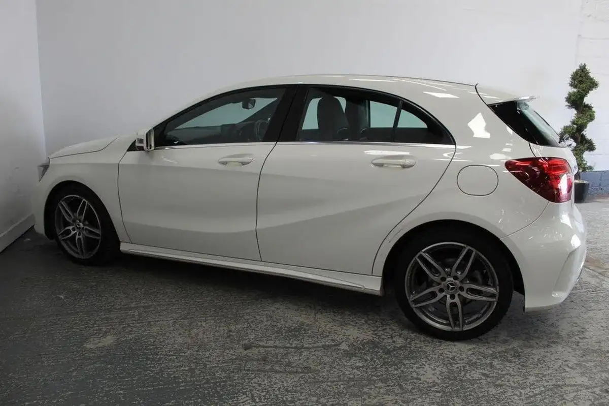 2017-mercedes-benz-a-class-15d-a180d-amg-line-ss-big-9