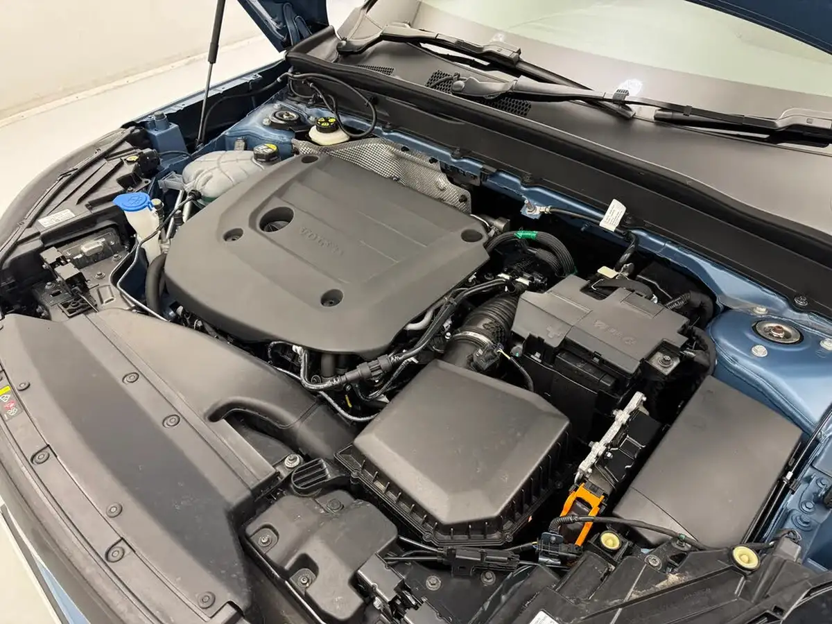 2024-volvo-xc40-20-b3-plus-big-35