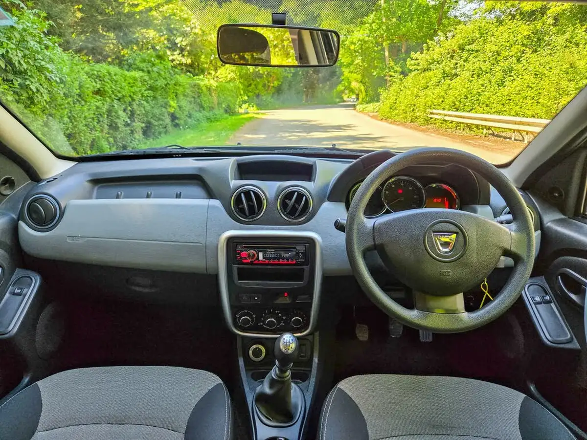 2014-dacia-duster-15d-ambiance-109bhp-4x4-big-18