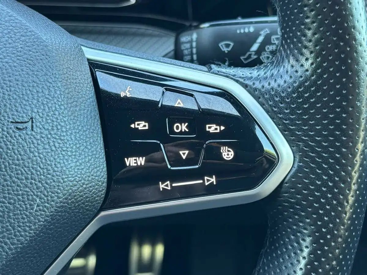2021-volkswagen-golf-15-tsi-r-line-150ps-hatchback-big-21