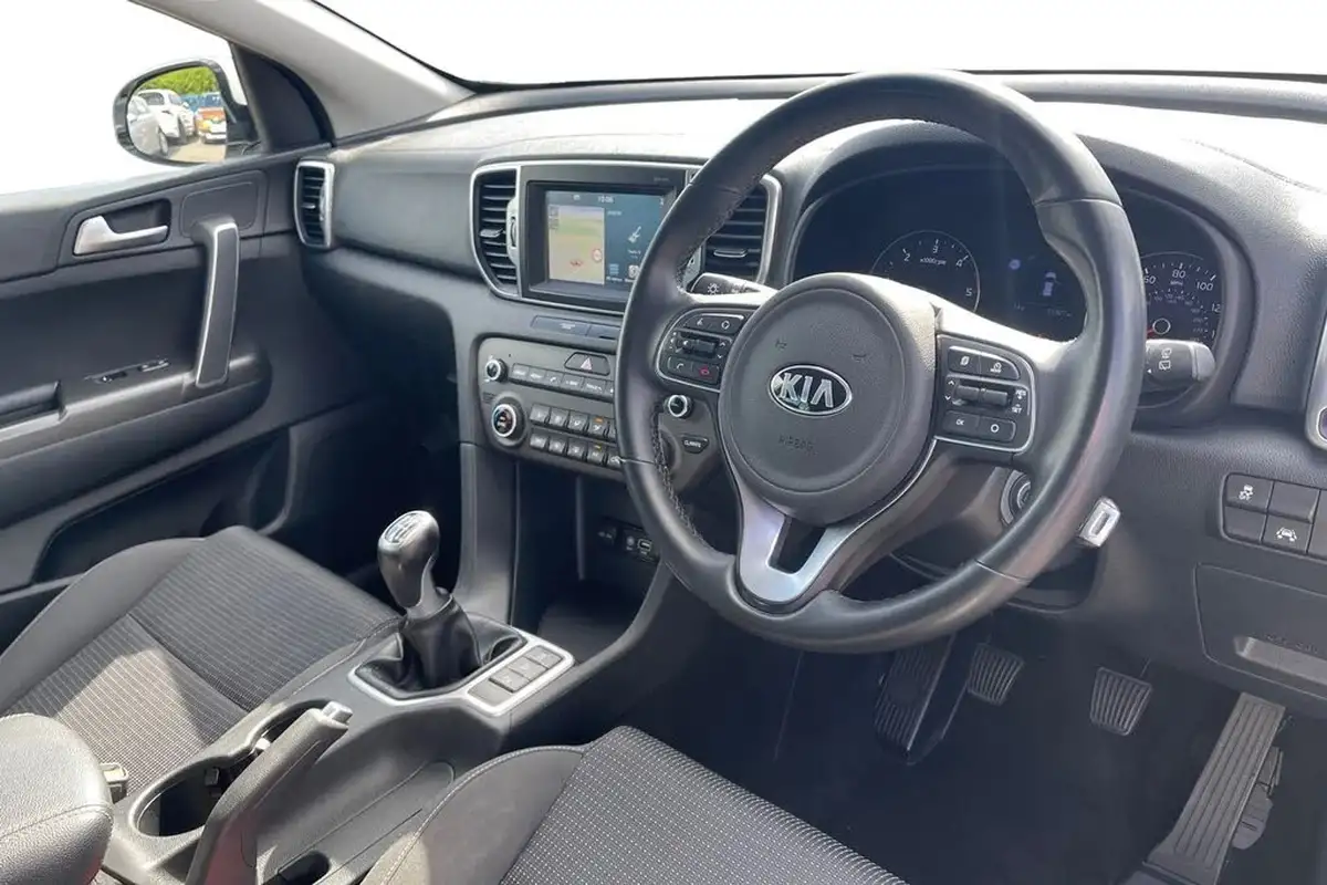 2017-kia-sportage-17crdi-2-114bhp-big-12