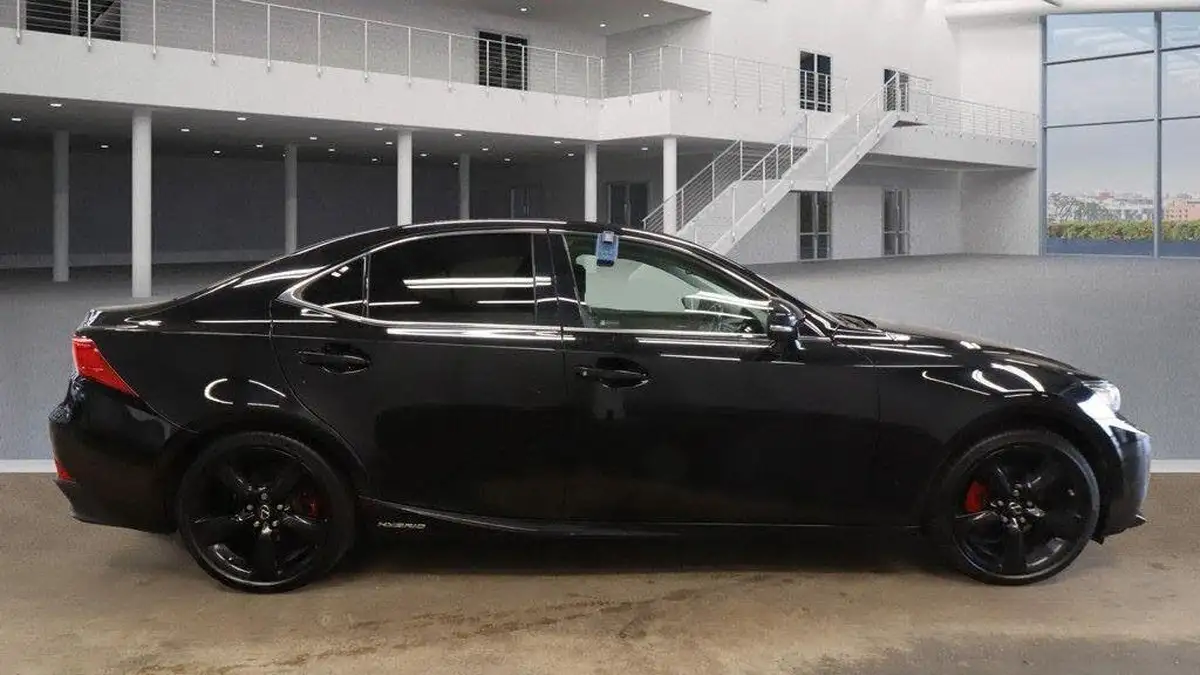 2016-lexus-is-300h-25-sport-big-2