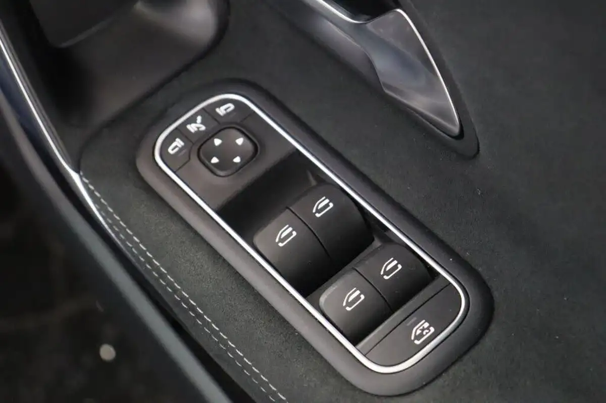 2022-mercedes-benz-a-class-13-a180-amg-line-executive-edition-hatchback-5d-7g-dct-big-20