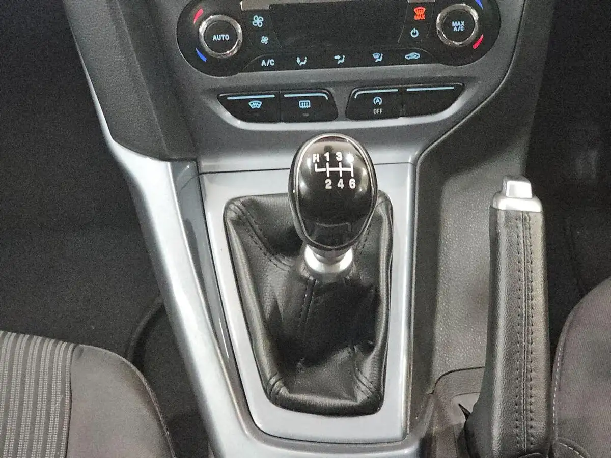2014-ford-focus-10-titanium-navigator-scti-125ps-hatchback-big-30