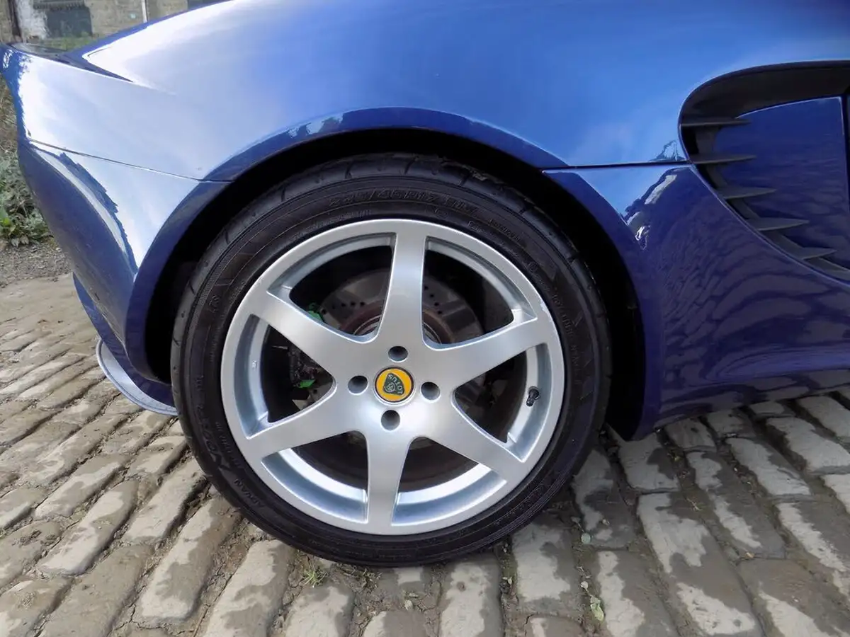 2001-lotus-elise-18-big-24