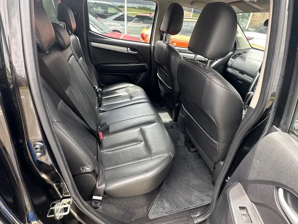 2014-isuzu-d-max-25td-utah-vision-auto-big-13