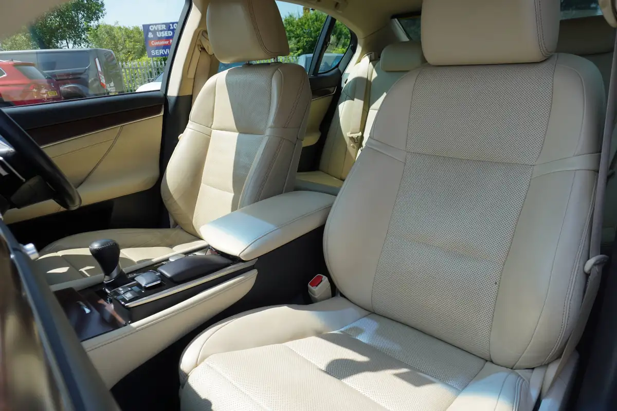 2014-lexus-gs-300h-25-premier-big-10