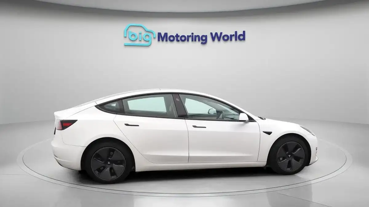 2021-tesla-model-3-e-standard-plus-big-8