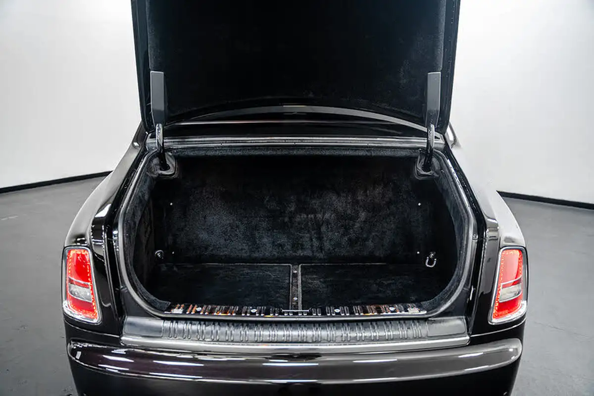 2012-rolls-royce-phantom-67-big-20
