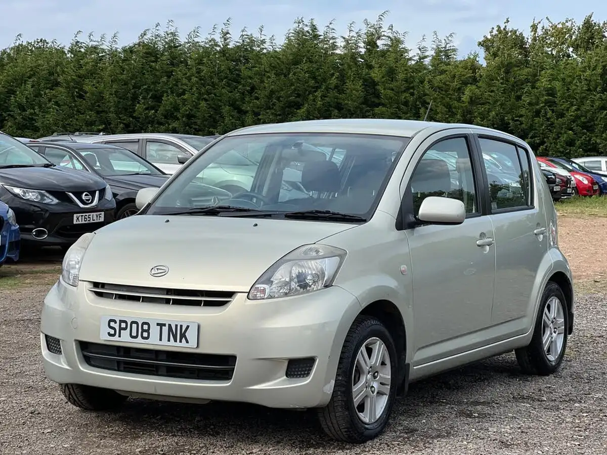 2008-daihatsu-sirion-13-se-big-2