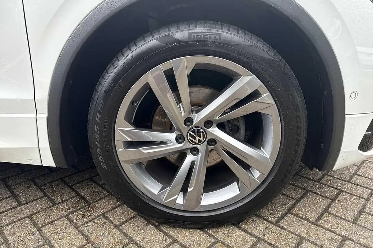 2023-volkswagen-tiguan-15-tsi-r-line-edition-big-4