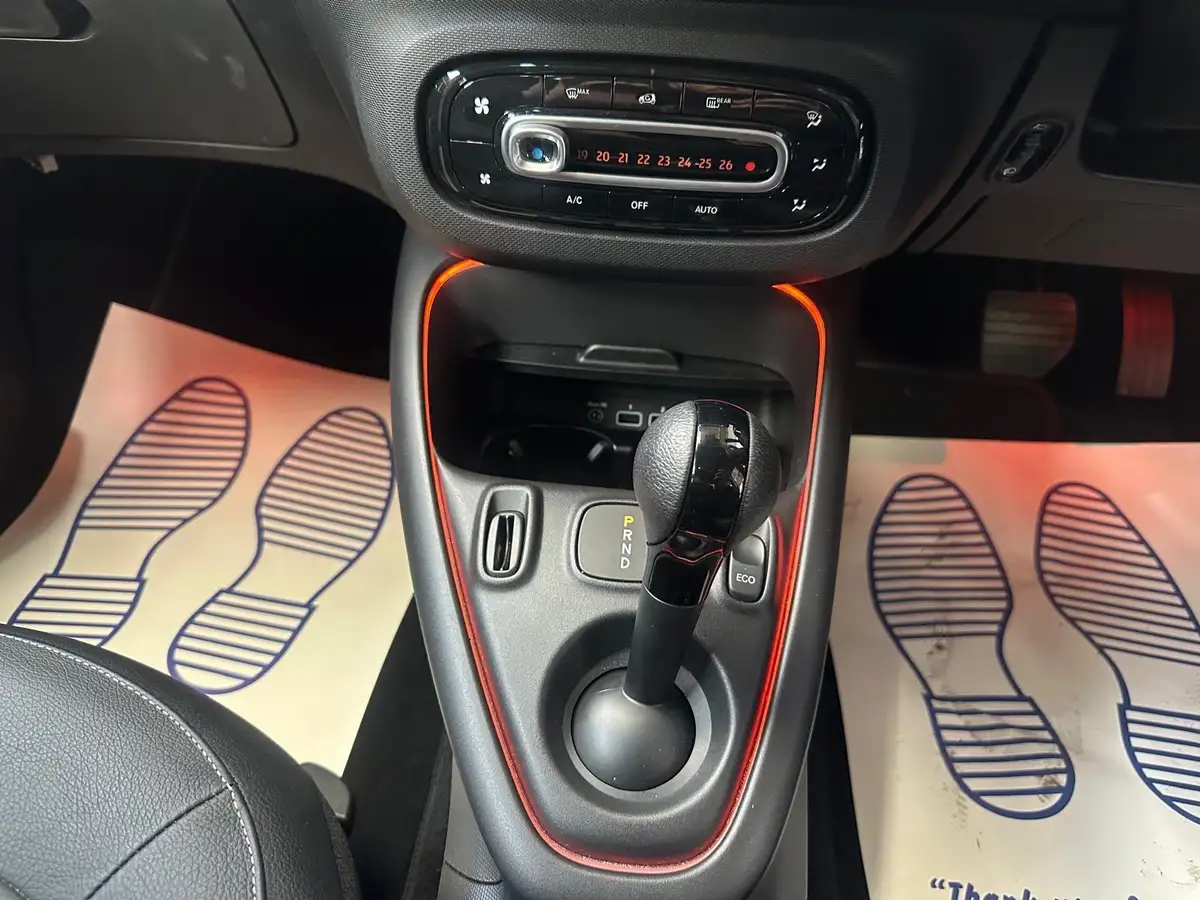 2021-smart-forfour-eq-exclusive-big-33