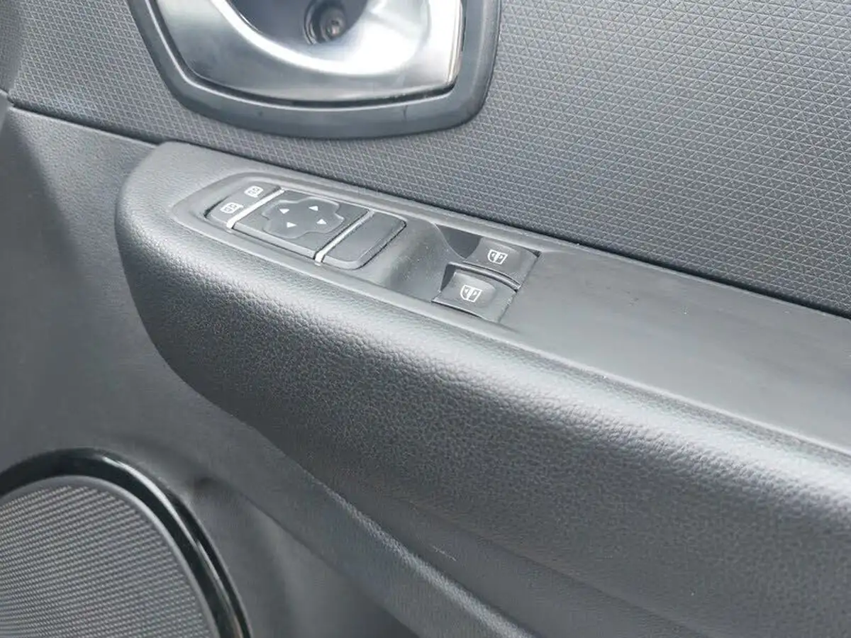 2019-renault-clio-15dci-iconic-90ps-ss-big-21
