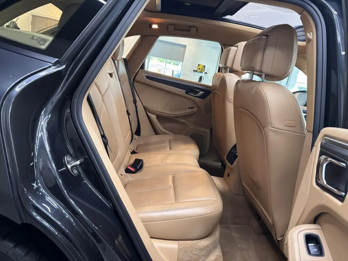 2016-porsche-macan-20-big-28