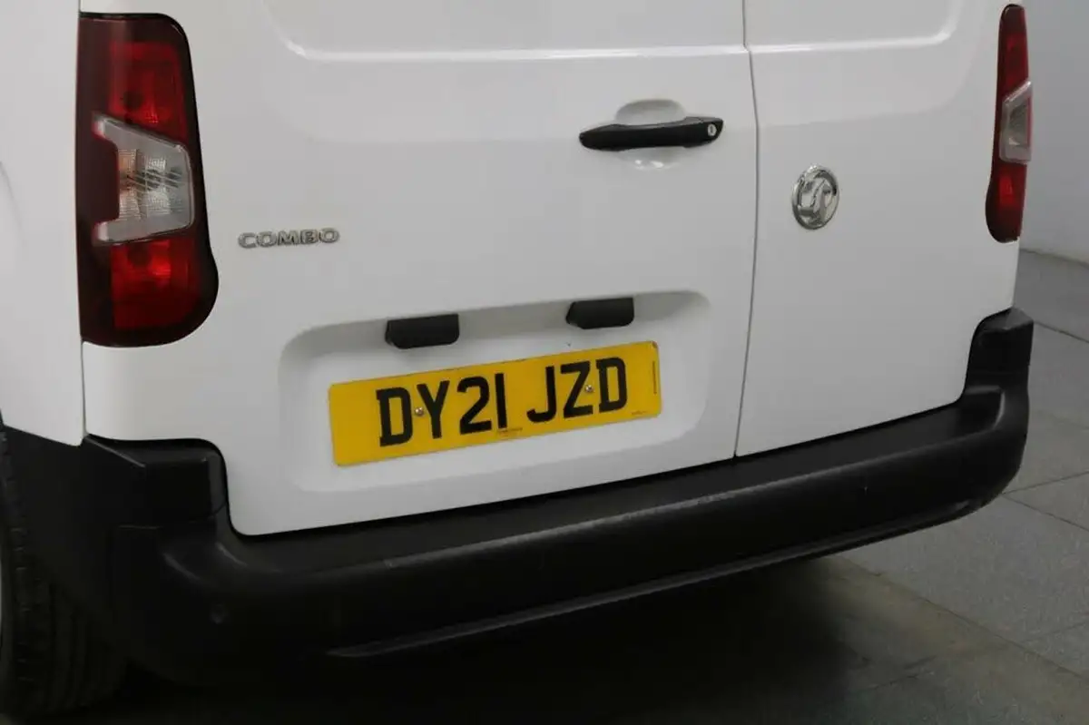 2021-vauxhall-combo-15cdti-dynamic-2300-100pseu6dt-l2h1-panel-big-50
