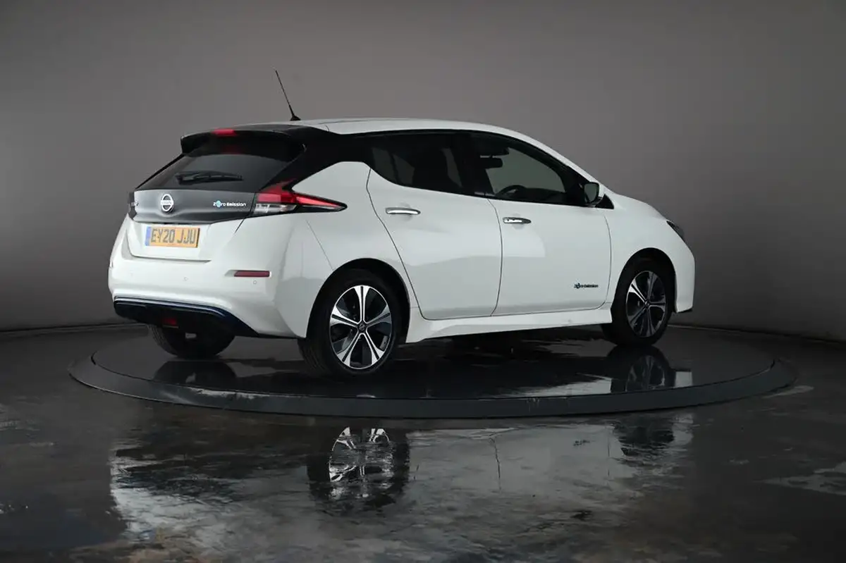 2020-nissan-leaf-e-e-tekna-big-26