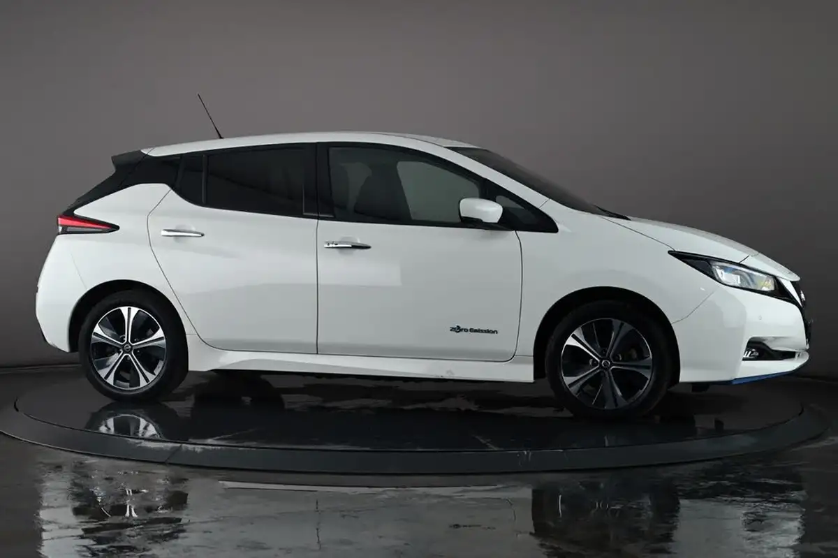 2020-nissan-leaf-e-e-tekna-big-2