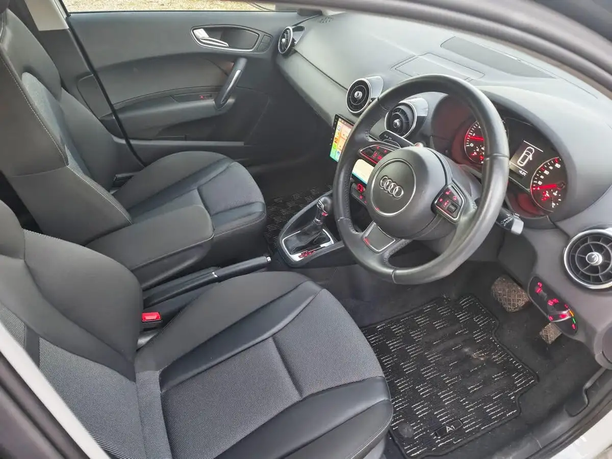 2013-audi-a1-big-15