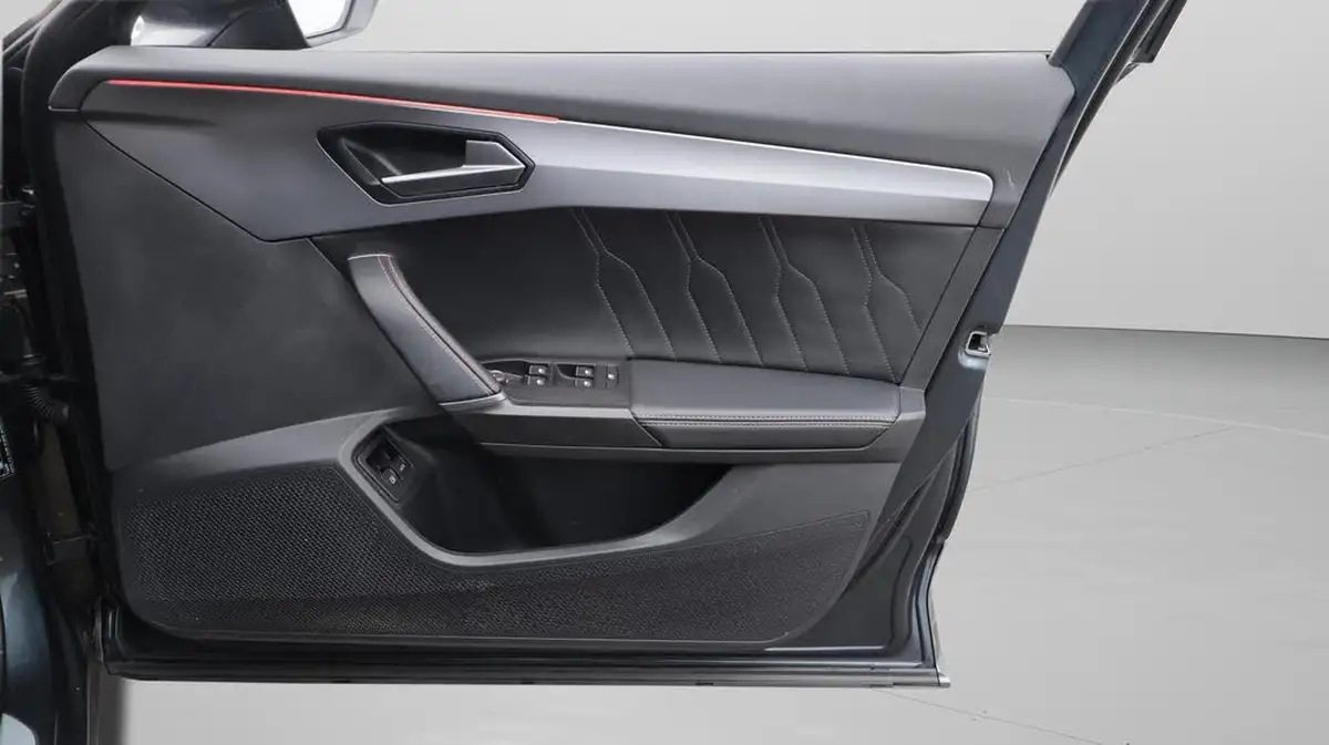2022-cupra-formentor-14-e-hybrid-vz1-big-15