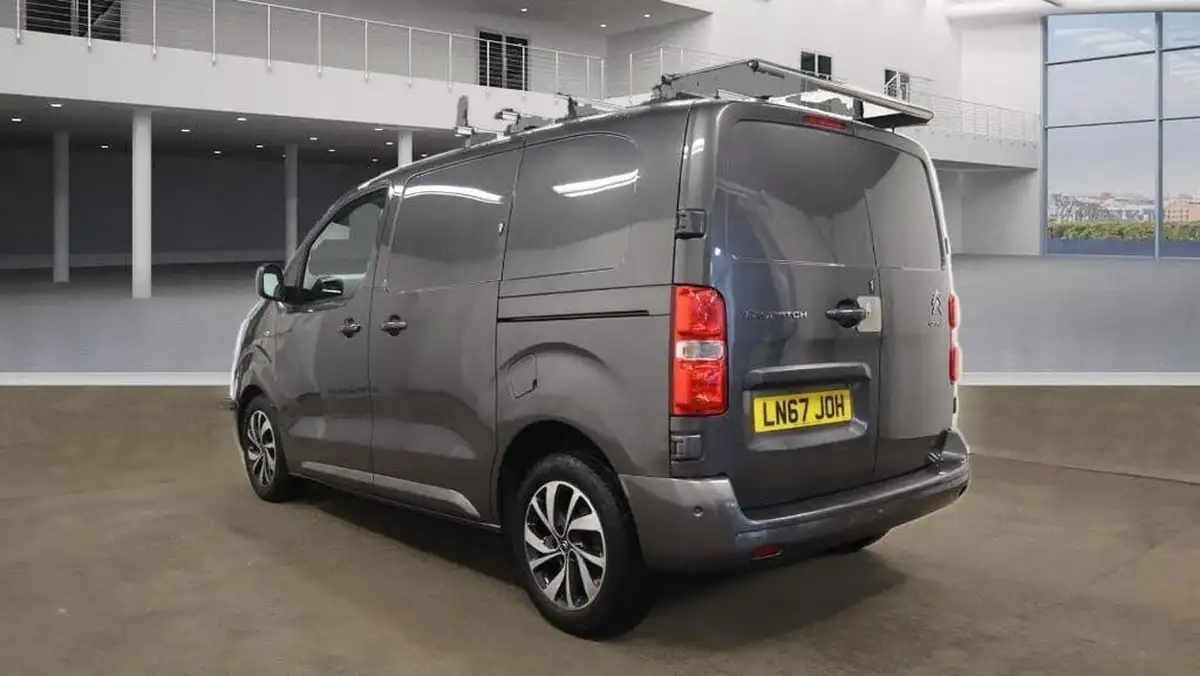 2017-citroen-dispatch-20bluehdi-enterprise-plus-xs-1300-big-3