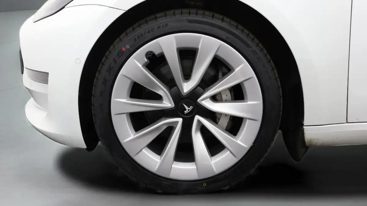 2021-tesla-model-3-e-long-range-4x4-big-18