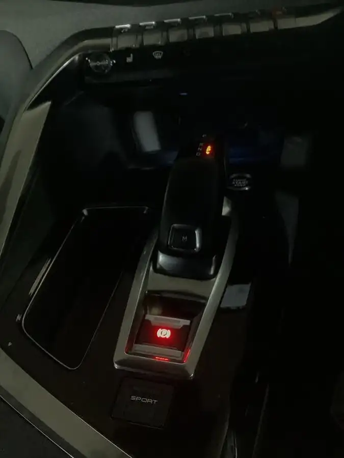 2020-peugeot-3008-suv-12-puretech-gt-line-eat8-big-27