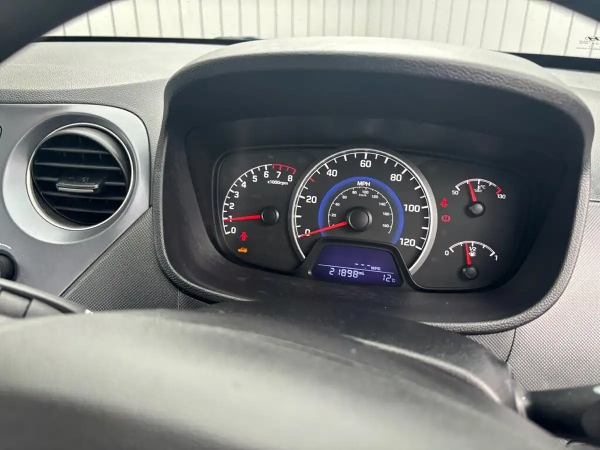 2017-hyundai-i10-10-se-big-27