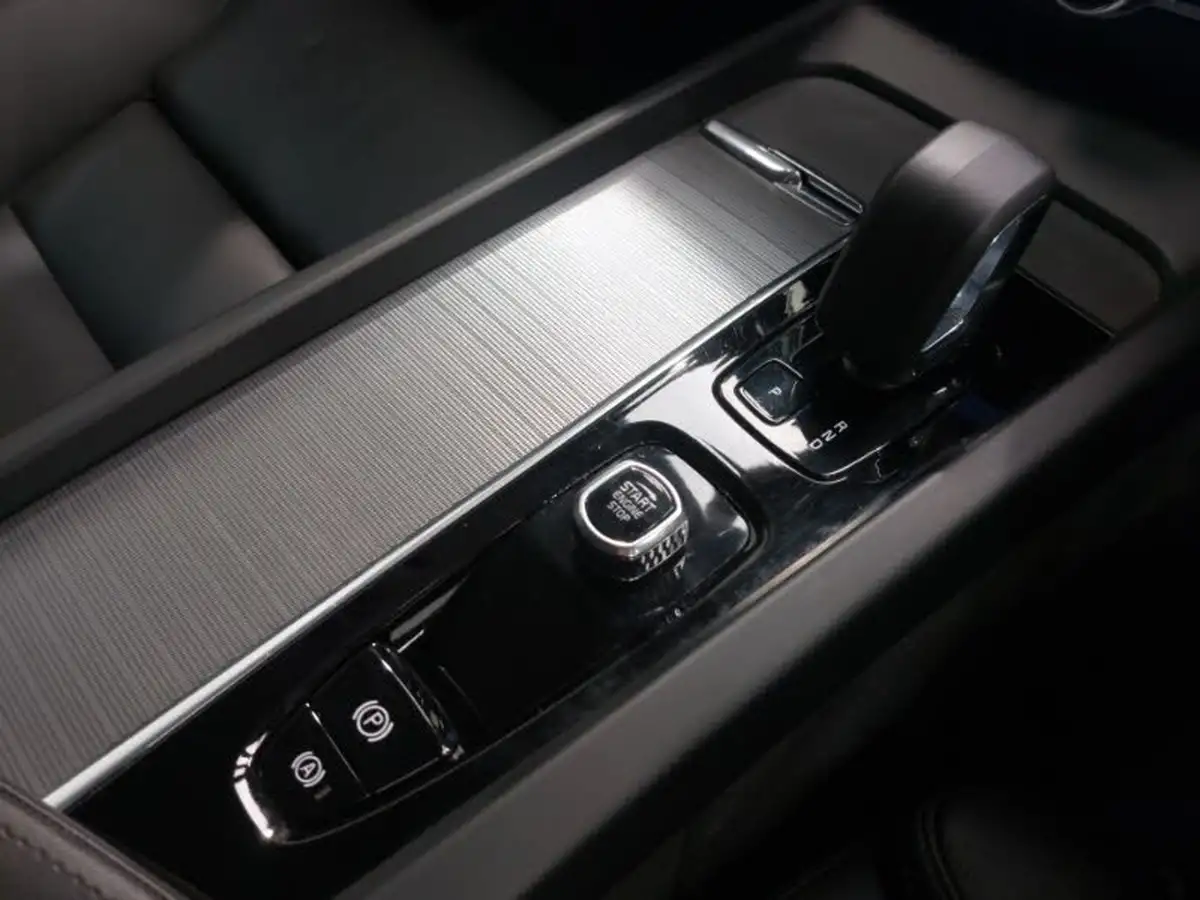 2023-volvo-xc60-20-b5-plus-big-11