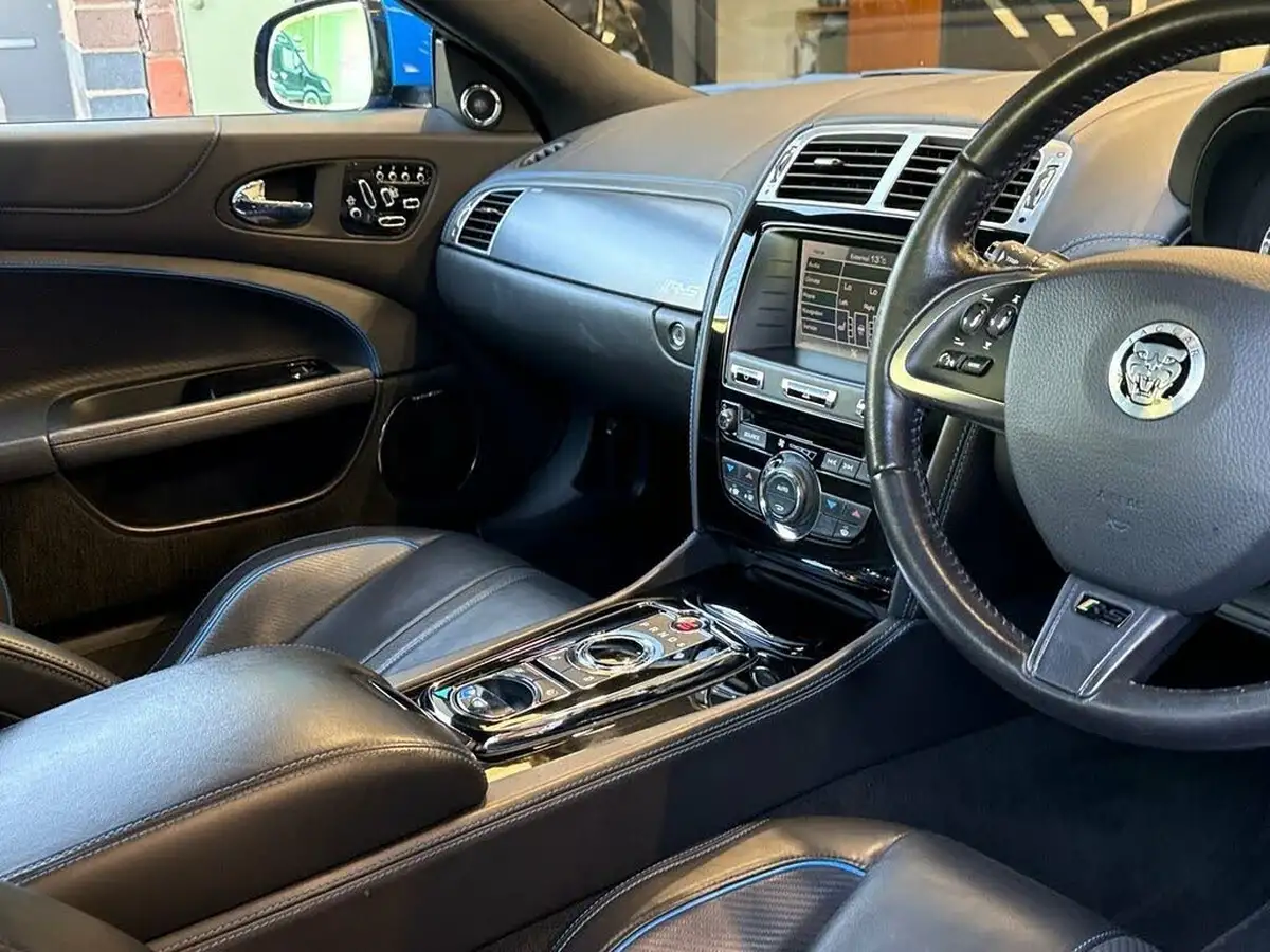 2011-jaguar-xkr-s-50-v8-542bhp-coupe-auto-big-56
