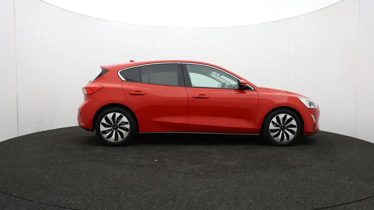2018-ford-focus-10t-zetec-125ps-hatchback-big-39