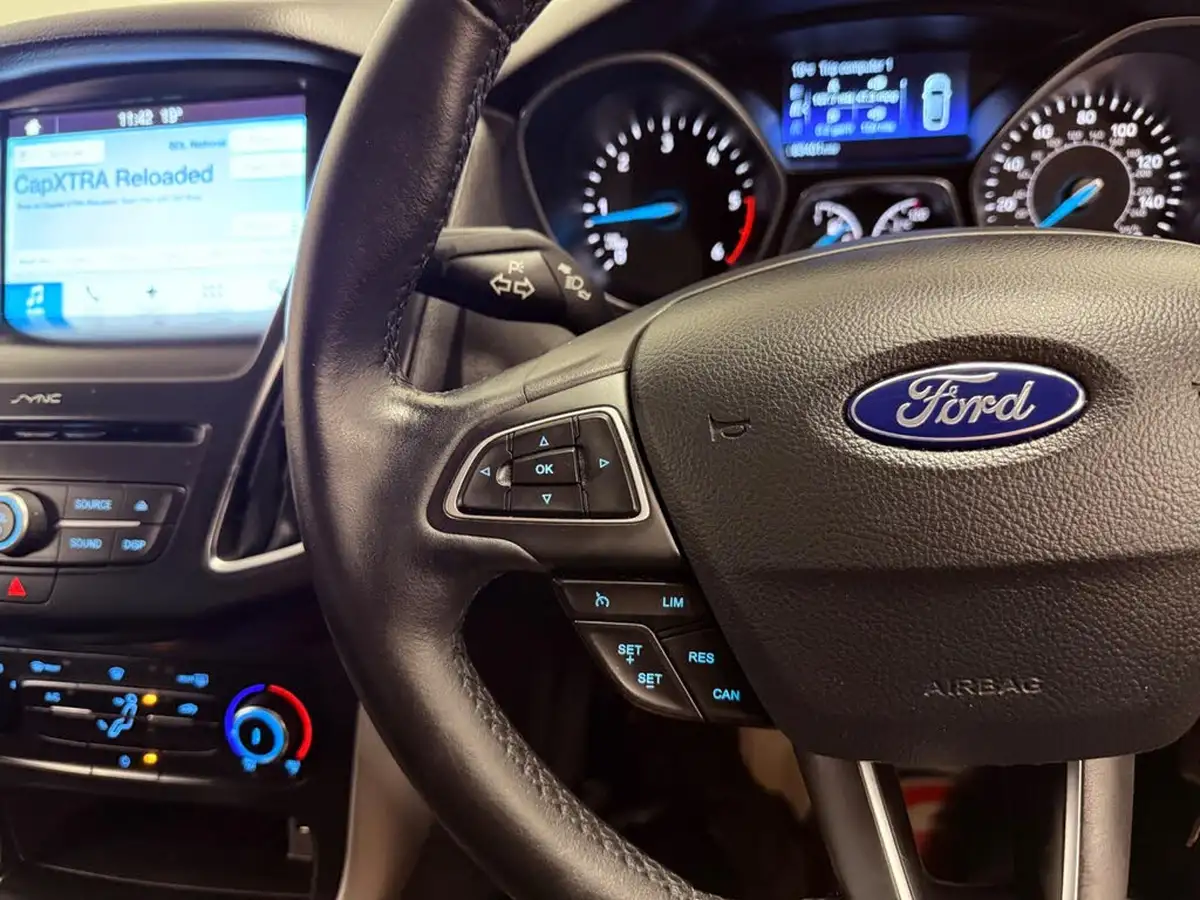 2017-ford-focus-15tdci-zetec-edition-120ps-estate-big-16