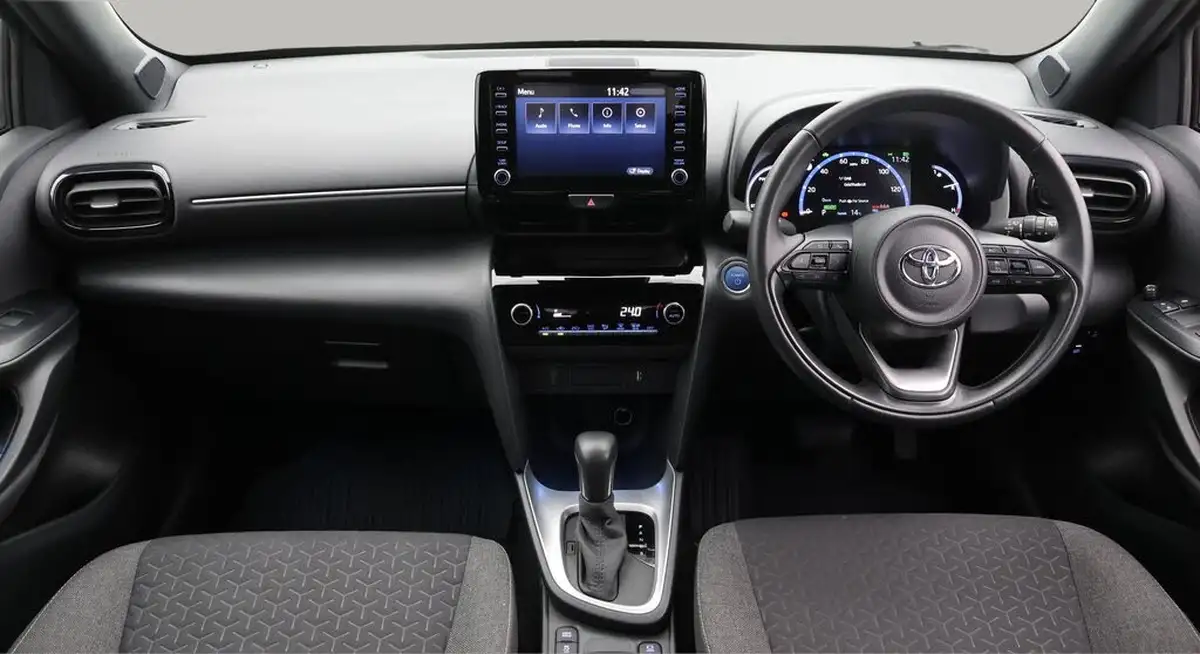 2022-toyota-yaris-cross-15-vvt-i-design-big-13