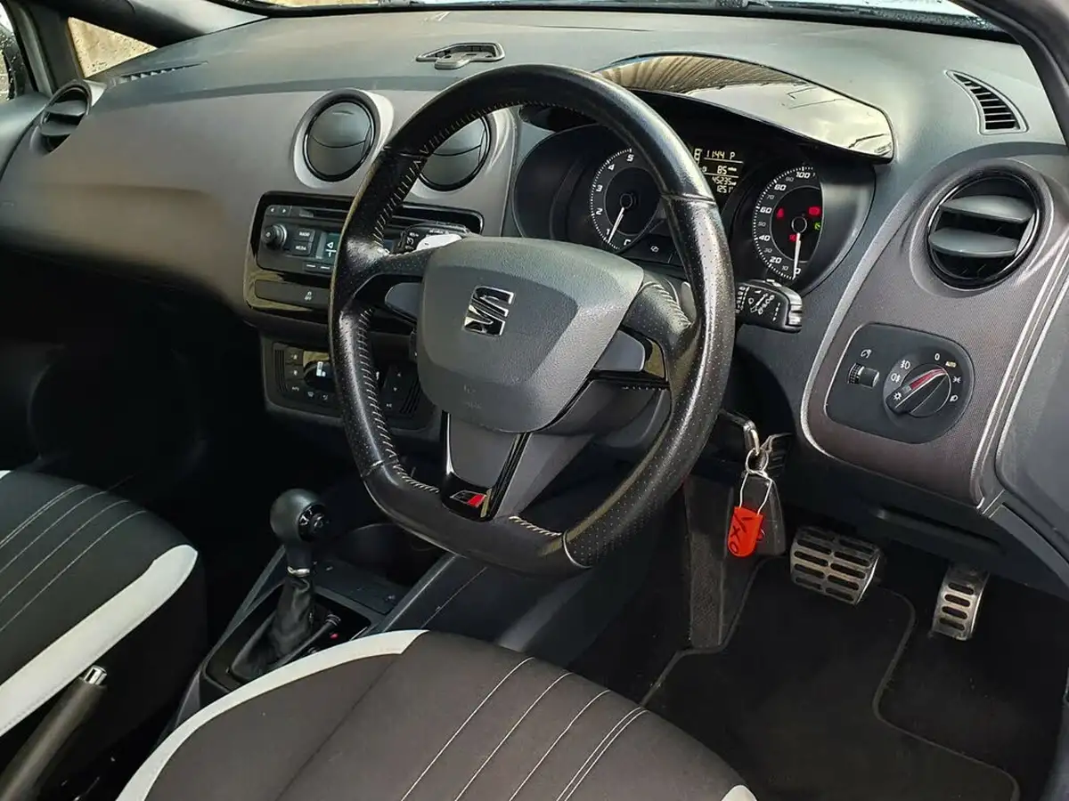 2014-seat-ibiza-14-cupra-big-11