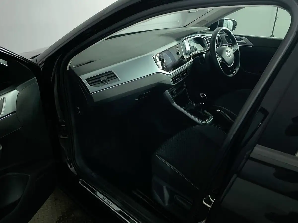 2021-volkswagen-polo-10-tsi-active-big-16
