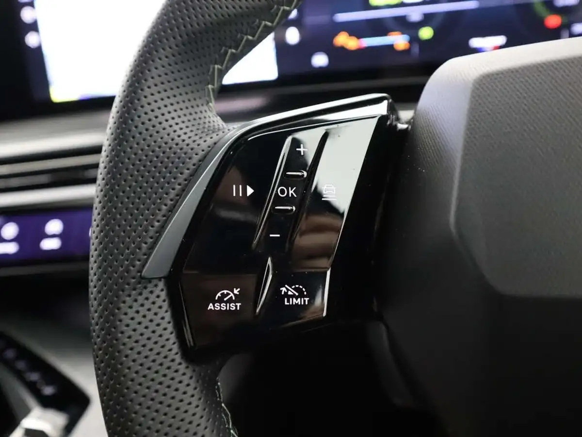 2024-peugeot-3008-suv-e-gt-210ps-73kwh-big-36