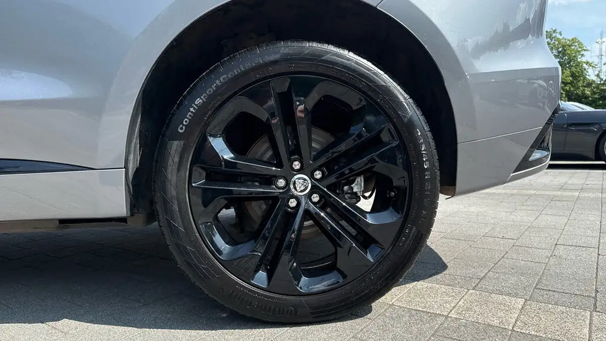 2024-jaguar-f-pace-20-d200-r-dynamic-hse-black-big-7