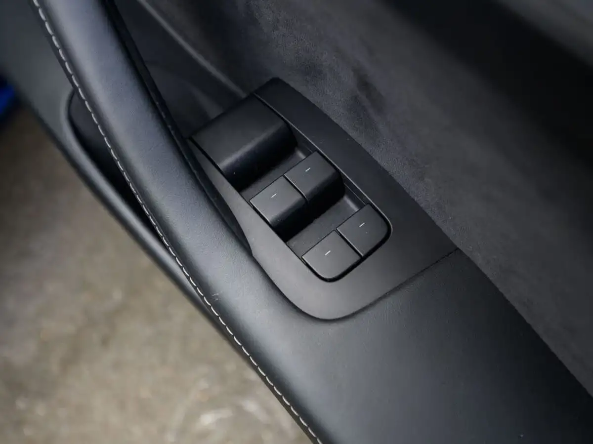 2021-tesla-model-3-e-standard-plus-big-19