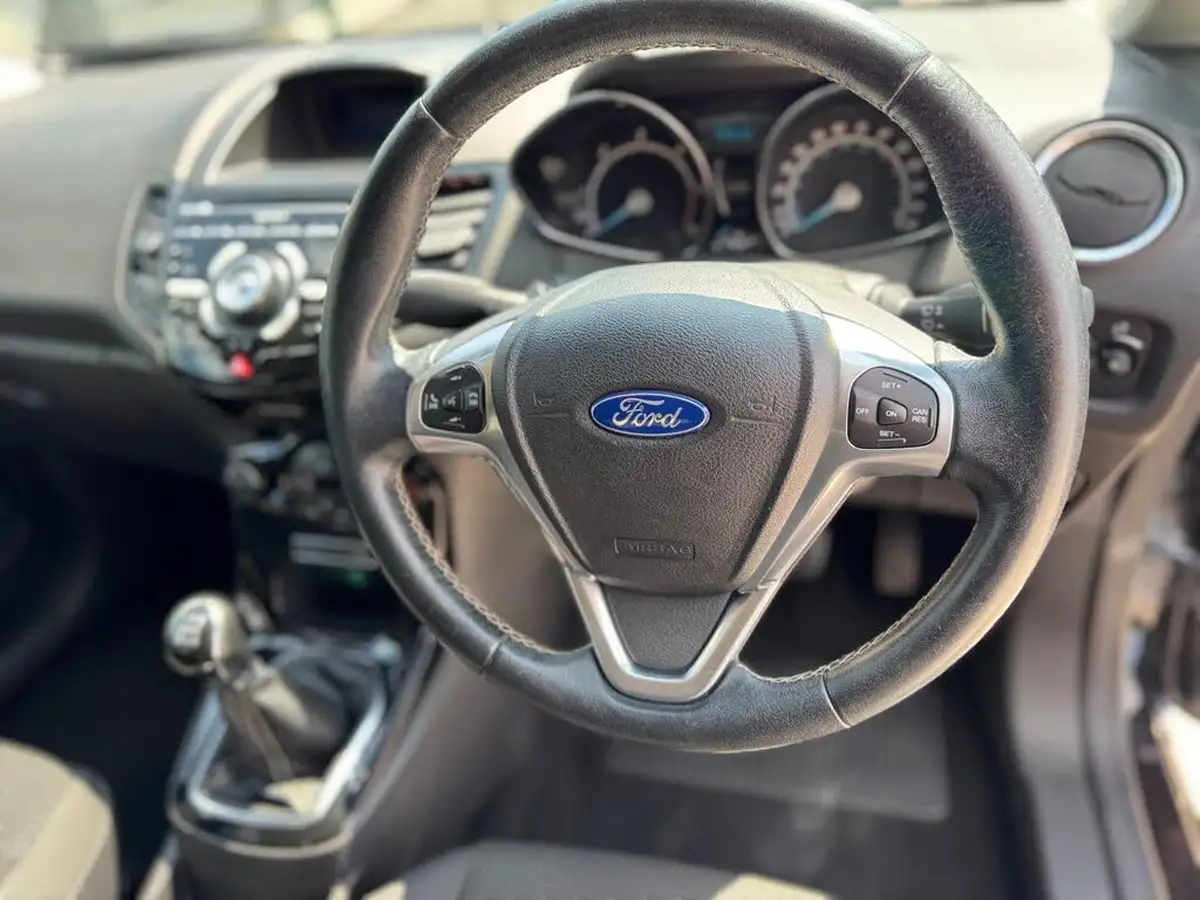 2016-ford-fiesta-15tdci-titanium-econetic-5d-big-38