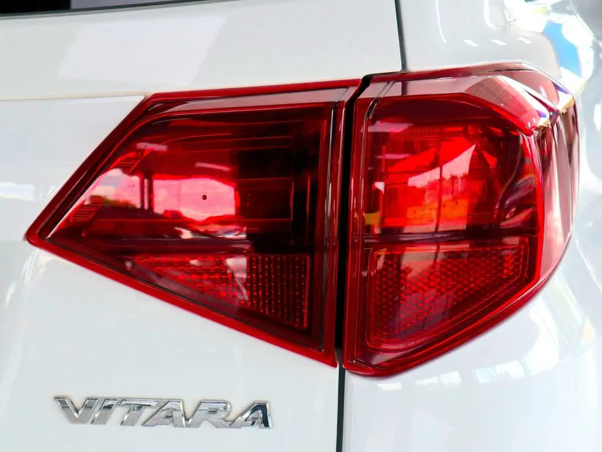 2022-suzuki-vitara-14-boosterjet-sz-t-big-13
