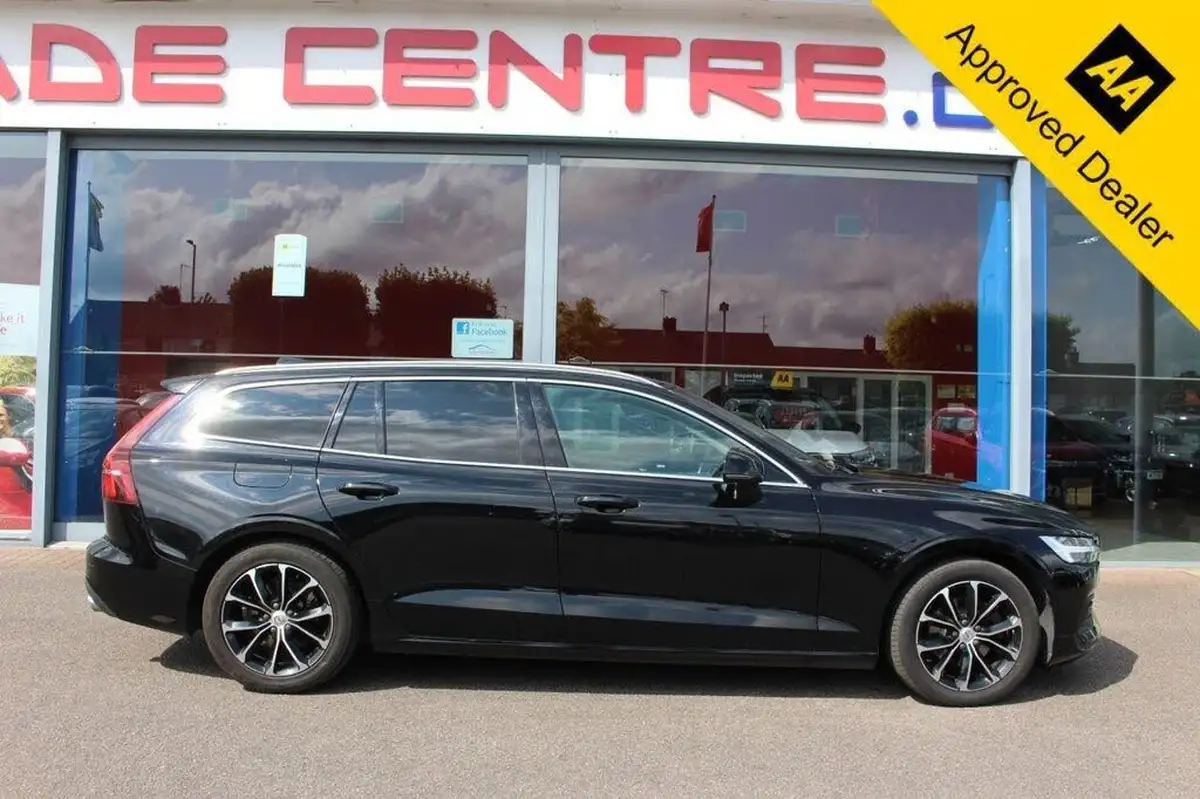 2018-volvo-v60-20td-d4-momentum-geartronic-big-1